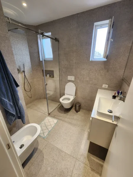 🌟 Hera e parë me Qira – Apartament Luxury 1+1 në Zemër të Qendrës (📍Myslym Shyri – Taiwani) 60m² Kati 4, Çmimi : 68,000Leke/Muaj 🔥