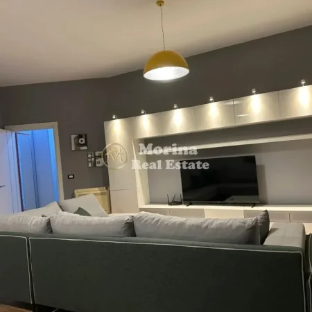 Tirane, jepet me qera apartament 2+1 Kati 4, 115 m² 1.000 € (Kopshti Botanik)