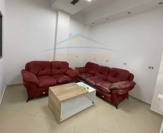 Tirane, jepet me qera zyre Kati 2, 165 m² 1.800 € (Rruga e Kavajes)