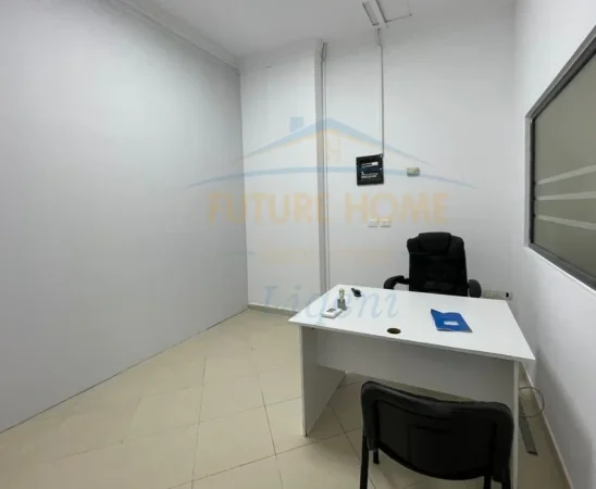Tirane, jepet me qera zyre Kati 2, 165 m² 1.800 € (Rruga e Kavajes)