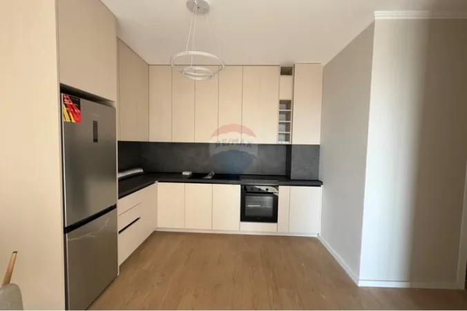 Tirane, jepet me qera apartament 2+1 , 93 m² 1.000 € 