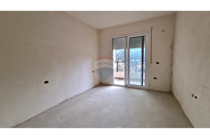 Vlore, shitet apartament 2+1+Ballkon Kati 8, 101 m² 175.000 € (Rruga Gjergj Kastrioti (Transballkanike), Vlorë)