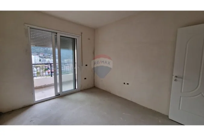 Vlore, shitet apartament 2+1+Ballkon Kati 8, 101 m² 175.000 € (Rruga Gjergj Kastrioti (Transballkanike), Vlorë)