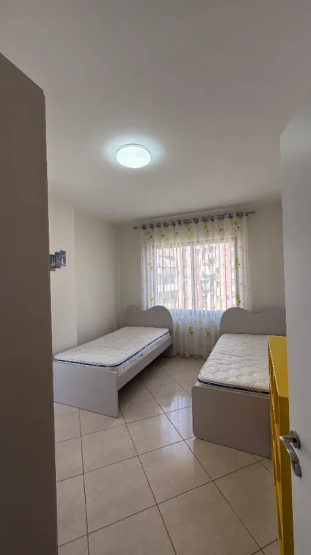 Tirane, jepet me qera apartament 2+1+Ballkon Kati 5, 101 m² 550 € (Astir)