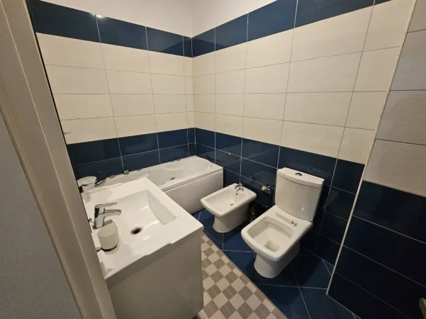 Tirane, jepet me qera apartament 2+1 Kati 8, 100 m² 500 € (Astir)