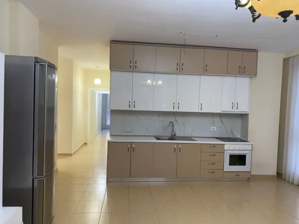Tirane, jepet me qera apartament 2+1+2 Kati 4, 120 m² 520 € (Jordan Misja)