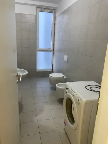 Tirane, jepet me qera apartament 2+1+2 Kati 4, 120 m² 520 € (Jordan Misja)
