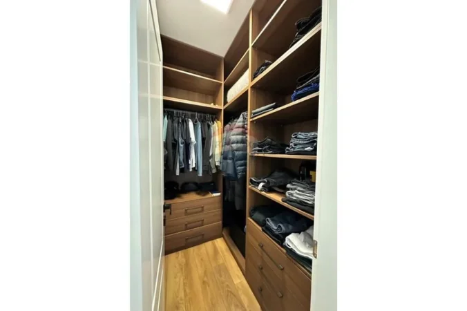 Tirane, jepet me qera apartament 2+1 , 100 m² 1.200 € 