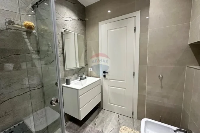 Tirane, jepet me qera apartament 2+1 , 100 m² 1.200 € 