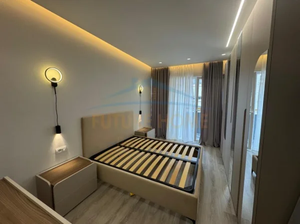 Tirane, jepet me qera apartament 1+1+Ballkon Kati 7, 78 m² 650 € (Kompleksi Aura, Rruga Dritan Hoxha)