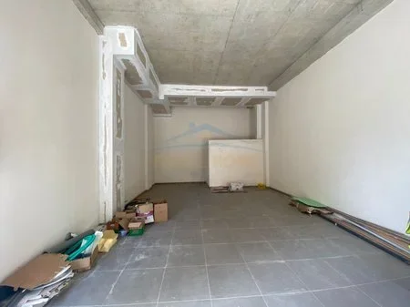 Tirane, jepet me qera ambjent biznesi Kati 0, 74 m² 1.100 € (Rruga e Dibres)