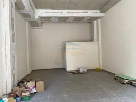 Tirane, jepet me qera ambjent biznesi Kati 0, 74 m² 1.100 € (Rruga e Dibres)