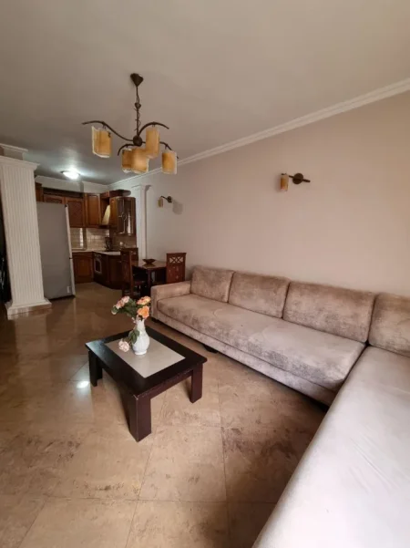 Tirane, jepet me qera apartament 1+1 Kati 8,