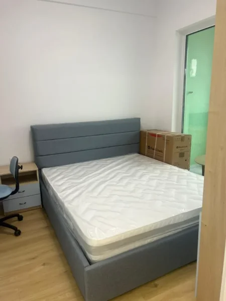 Tirane, jepet me qera apartament 1+1 Kati 3, 55 m² 450 € (Ali Demi)