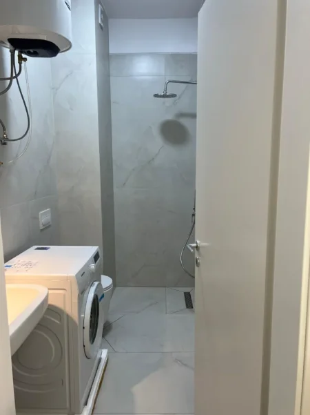 Tirane, jepet me qera apartament 1+1 Kati 3, 55 m² 450 € (Ali Demi)