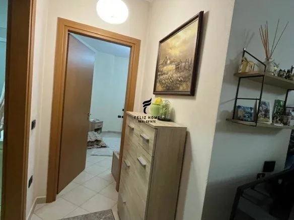 Tirane, jepet me qera apartament 1+1 Kati 8, 70 m² 450 € (ASTIR)
