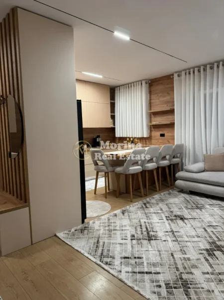 Tirane, jepet me qera apartament 2+1 Kati 1, 110 m² 700 € (Rruga e Dibres)