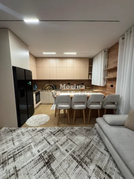 Tirane, jepet me qera apartament 2+1 Kati 1, 110 m² 700 € (Rruga e Dibres)