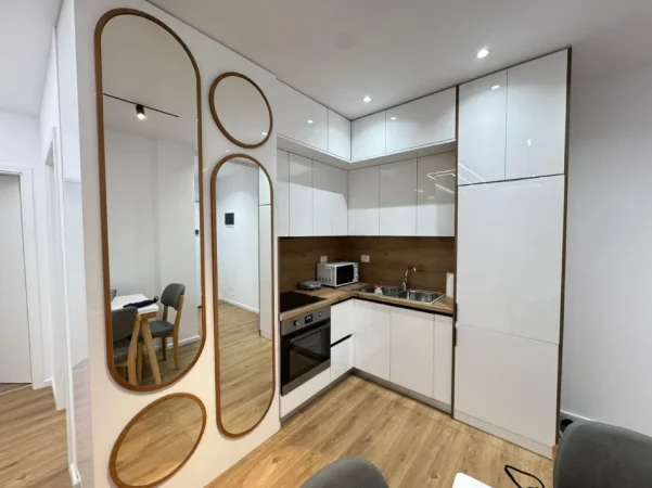 Tirane, jepet me qera apartament 2+1 Kati 7, 89 m² 