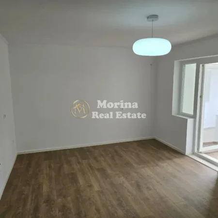Tirane, shitet apartament 1+1 Kati 3, 50 m² 115.000 € (Ali Demi, ish tregu elektrik)