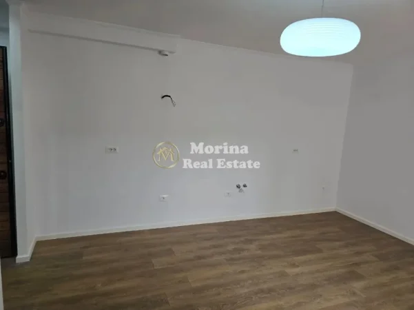 Tirane, shitet apartament 1+1 Kati 3, 50 m² 115.000 € (Ali Demi, ish tregu elektrik)