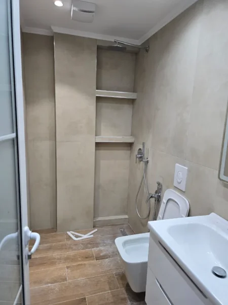 Tirane, shitet apartament 1+1+Ballkon Kati 3, 50 m² 115.000 € (ALI DEMI)