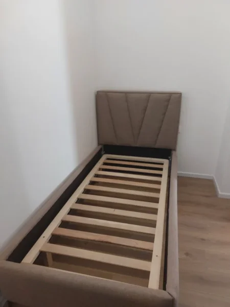 Tirane, jepet me qera apartament 2+1+Ballkon Kati 4, 77 m² (Pasho hysa)