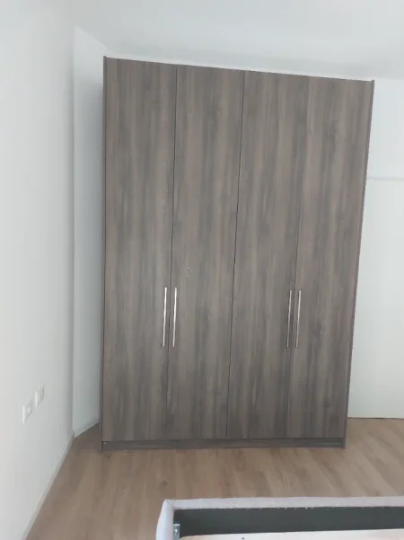 Tirane, jepet me qera apartament 2+1+Ballkon Kati 4, 77 m² (Pasho hysa)