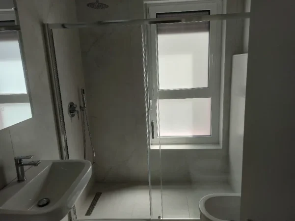 Tirane, jepet me qera apartament 2+1+Ballkon Kati 4, 77 m² (Pasho hysa)