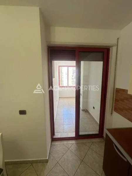 Durres, jepet me qera apartament 3+1+Ballkon Kati 2, 120 m² 800 € (durres vollga)