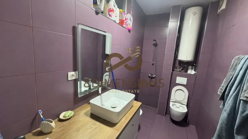 Tirane, jepet me qera apartament 1+1+Ballkon Kati 3, 70 m² 600 € (komuna e parisit)