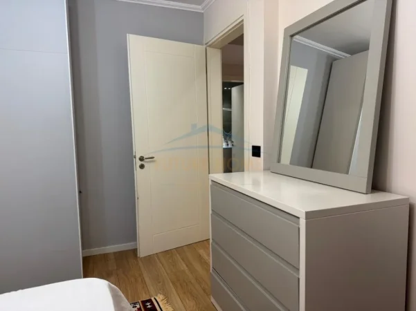 Tirane, jepet me qera apartament 2+1 Kati 2, 85 m² 800 € (Rruga Mine Peza, Tiranë.)