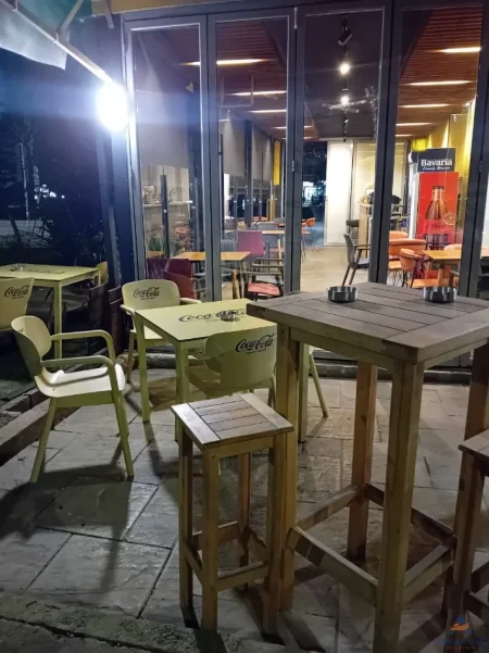 Tirane, shitet ambjent biznesi Kati 0, 150 m² 