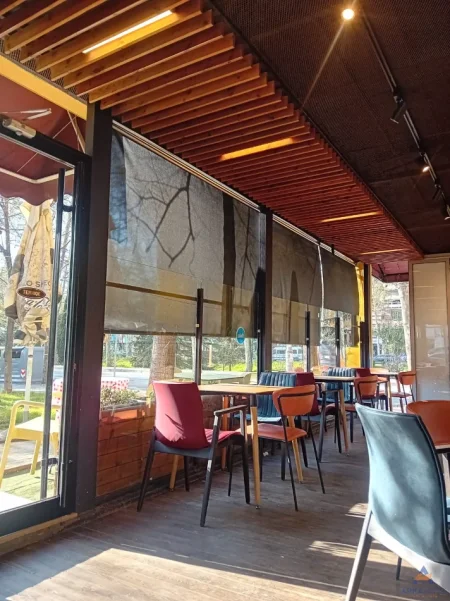 Tirane, shitet ambjent biznesi Kati 0, 150 m² 