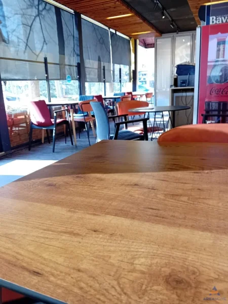 Tirane, shitet ambjent biznesi Kati 0, 150 m² 