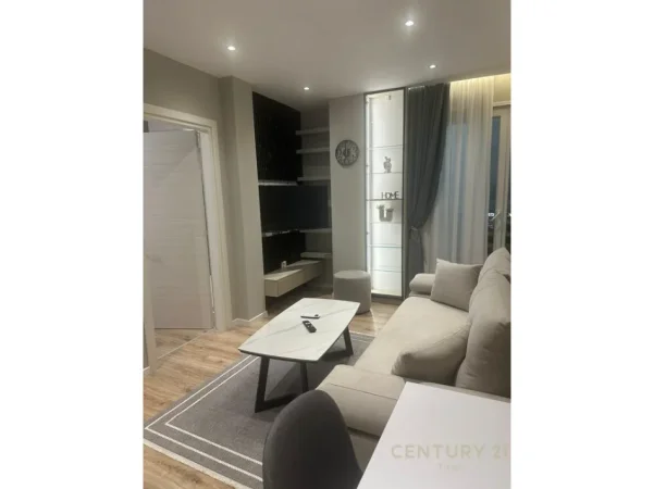 Tirane, jepet me qera apartament 1+1 Kati 3, 60 m² 550 € (Laprake)