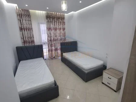 Tirane, jepet me qera apartament 2+1 Kati 3, 580 € 