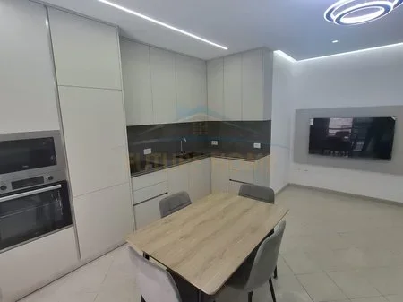 Tirane, jepet me qera apartament 2+1 Kati 3, 580 € 