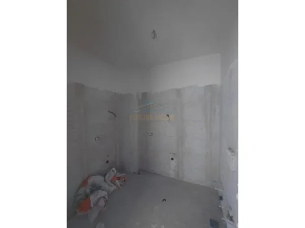 Pogradec, shitet apartament 1+1+Ballkon Kati 2, 80 m² 100.000 € (1 maji)