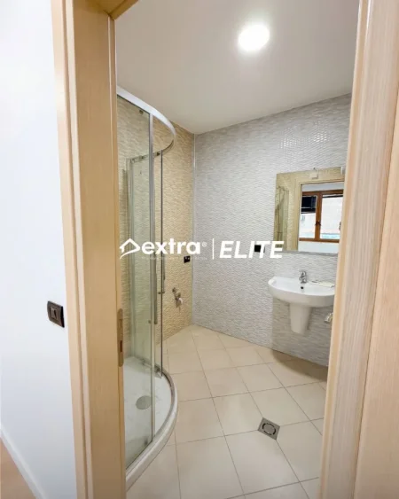 Tirane, jepet me qera zyre Kati 2, 180 m² 2.500 € (Hilton Garden Inn)