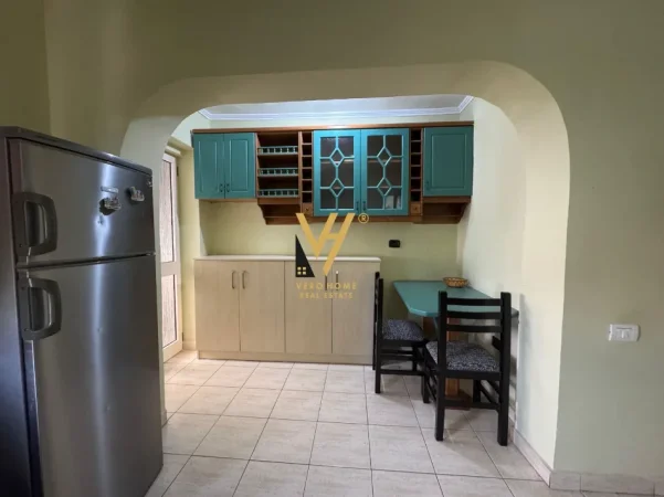 Tirane, jepet me qera apartament 1+1+Ballkon Kati 5, 60 m² 520 € (STADIUMI DINAMO)