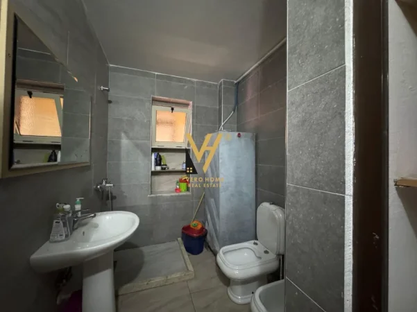 Tirane, jepet me qera apartament 1+1+Ballkon Kati 5, 60 m² 520 € (STADIUMI DINAMO)