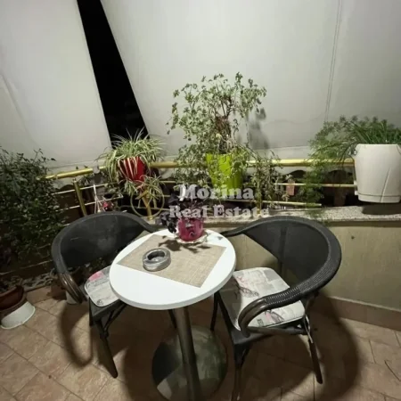 Tirane, jepet me qera apartament 1+1 Kati 8, 60 m² 450 € (Astir)
