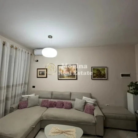 Tirane, jepet me qera apartament 1+1 Kati 8, 60 m² 450 € (Astir)