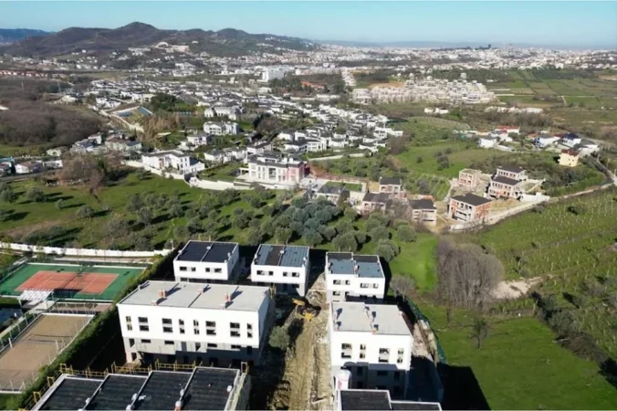 Tirane, shitet toke , 3.000 m² 320.000 € (Lunder)