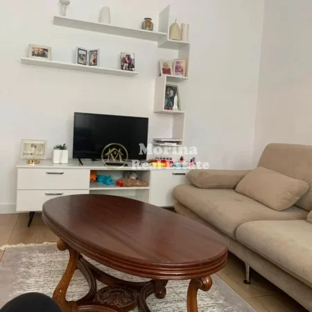 Tirane, jepet me qera shtepi 2+1 Kati 2, 80 m² 480 € (Ali Demi)