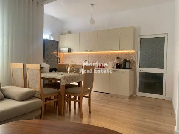 Tirane, jepet me qera shtepi 2+1 Kati 2, 80 m² 480 € (Ali Demi)