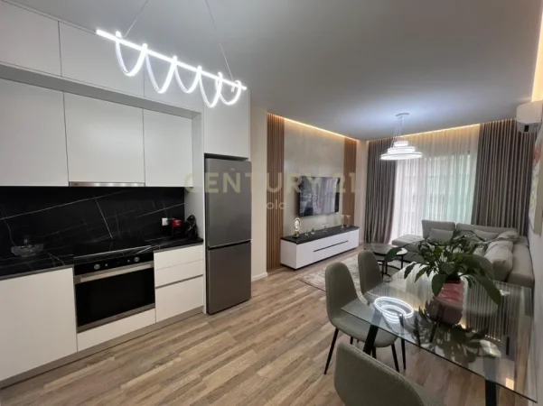 Tirane, jepet me qera apartament 1+1+Ballkon Kati 3, 70 m² 900 € 