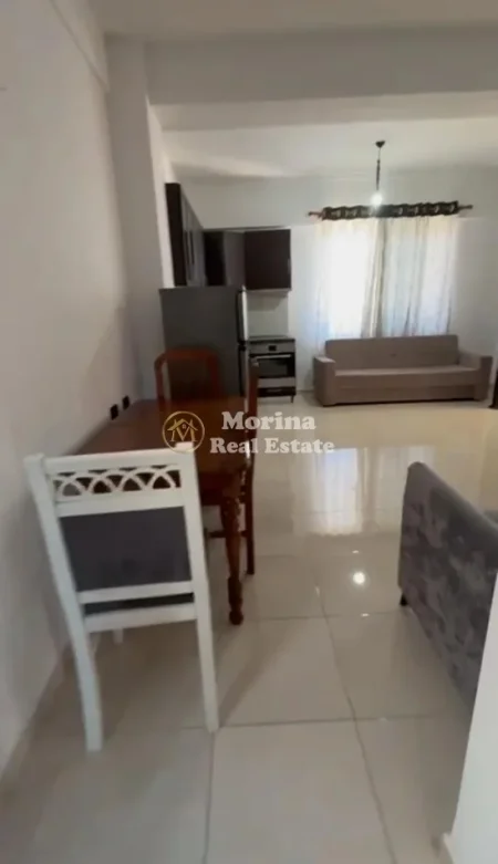 Tirane, jepet me qera shtepi 1+1 Kati 1, 65 m² 300 € (5 Maji)