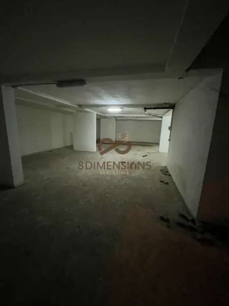 Tirane, shitet magazine Kati -1, 208 m² 150.000 € (rruga bardhyl)